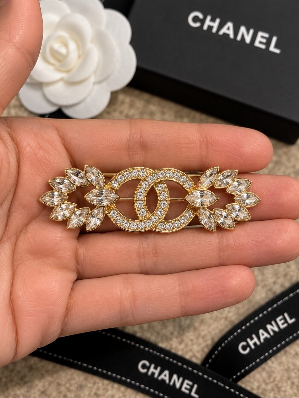 CHANEL CC Crystal Gold Tone Laurel Leaf Brooch Pin - Picture 2 of 6